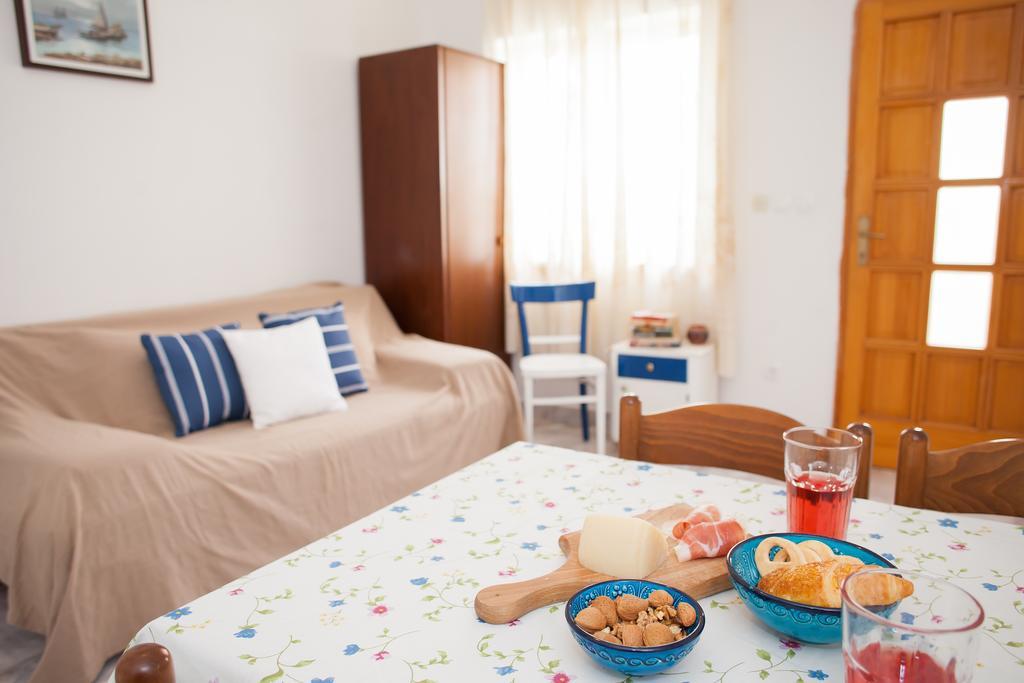 Hana Home - Apartments Tisno Εξωτερικό φωτογραφία